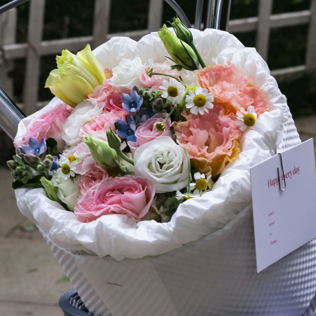 鲜花小清新花束送礼成品复古玫瑰茉莉毕业生日表白礼品拍照道具