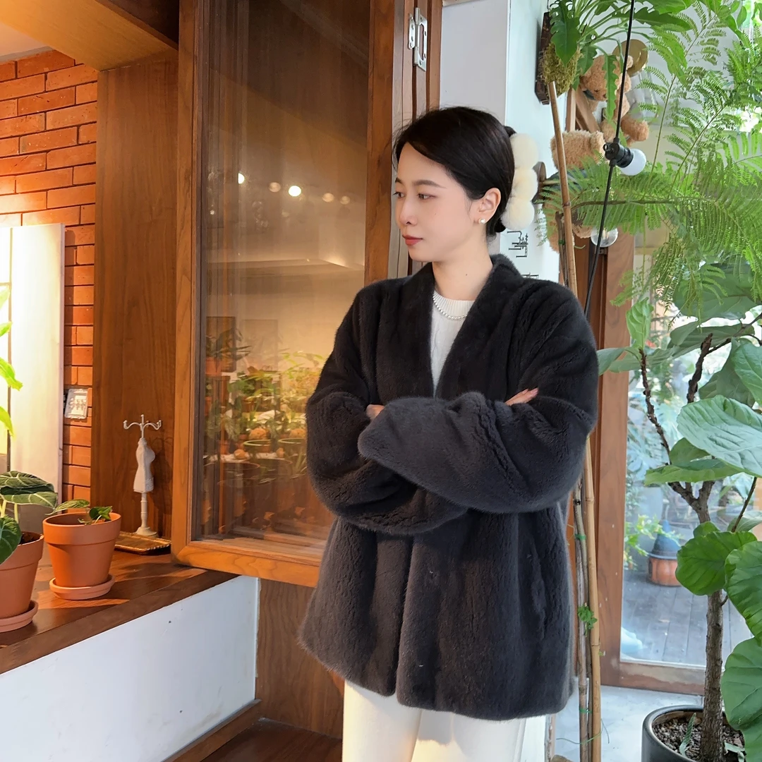 【丽丽】丹麦进口水貂短二天鹅绒母貂V领显瘦皮草外套休闲款宽松248