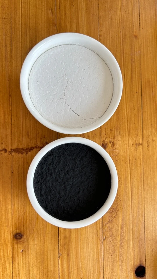 48# 矿物质含胶颜料 黑白各一碗