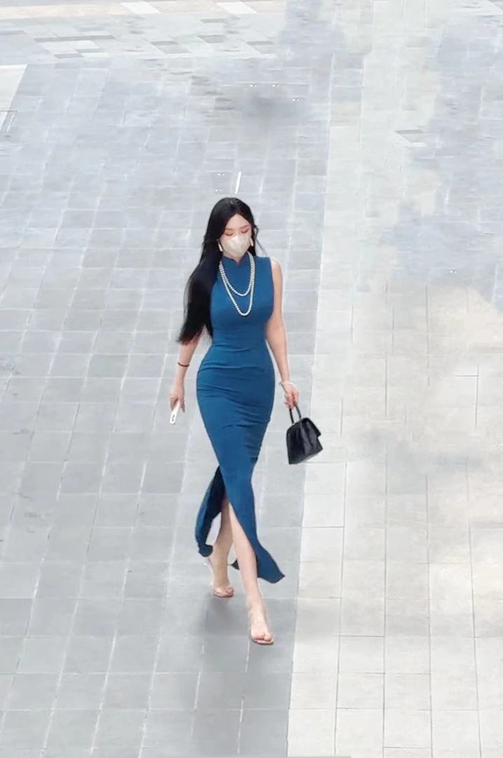 LHMknk1画报夫人原创自制纯色港工旗袍珍珠连衣裙  蓝见你