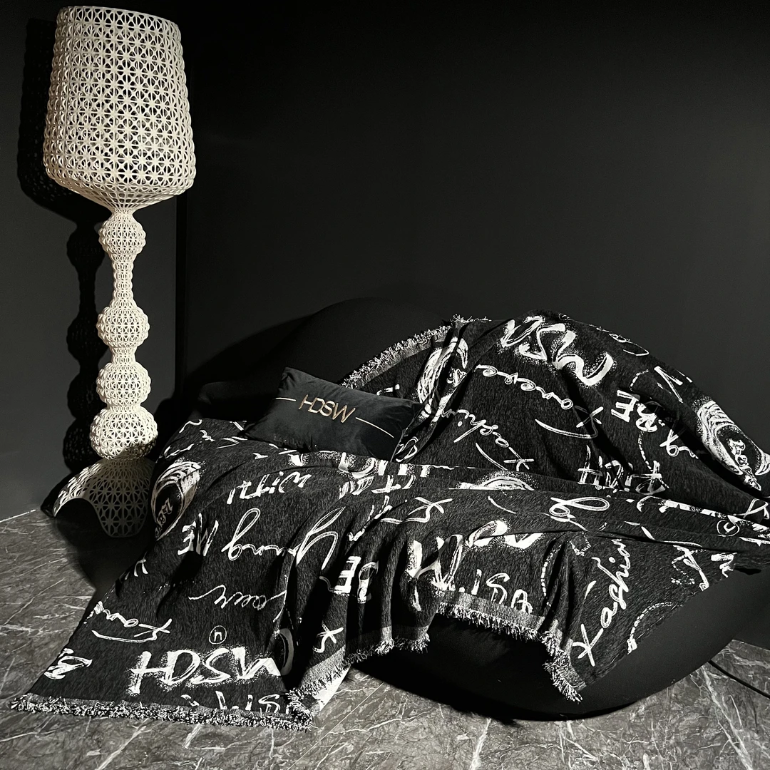 【HDSW】新雪尼尔毯单人多功能休闲毯巴黎涂鸦宅家黑白时尚沙发民宿