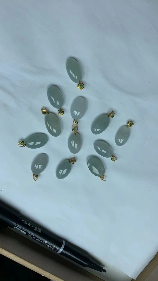 天然A货翡翠蛋面吊坠多样性发其一卡9*5*3mm OY1006