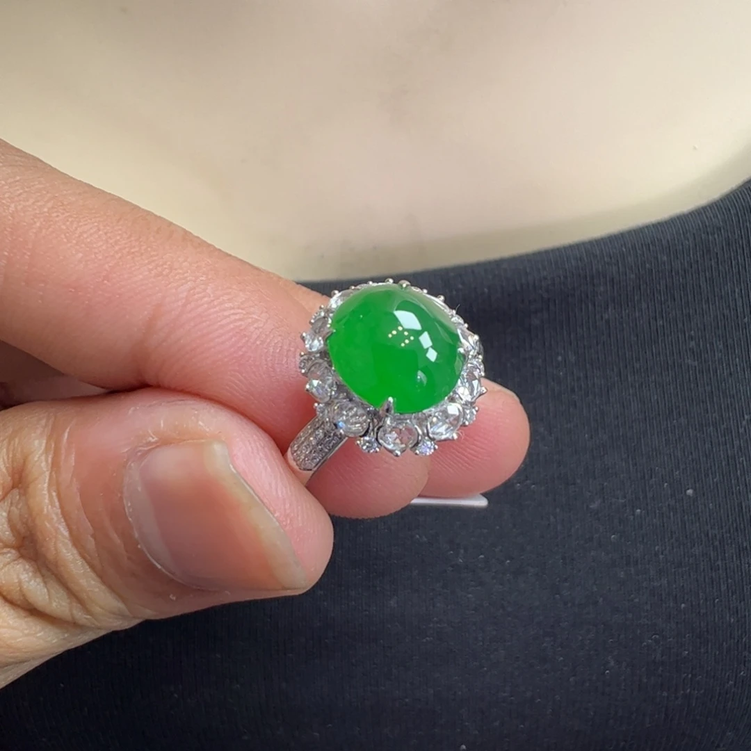 翡翠吊坠(不含链)18K金镶嵌?*