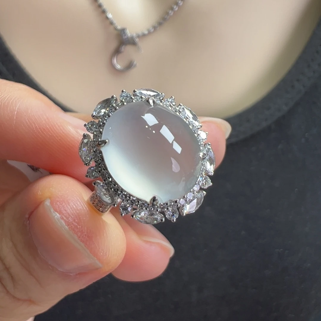 翡翠戒指18K金镶嵌戒指