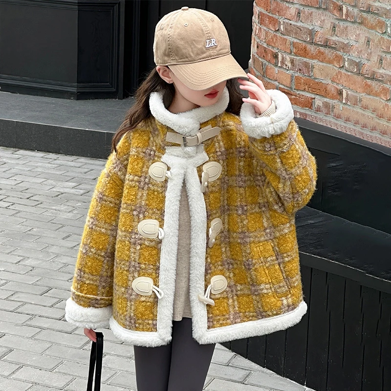 女童加绒毛毛衣外套冬款2024新款小女孩毛呢格子一体绒加厚上衣潮