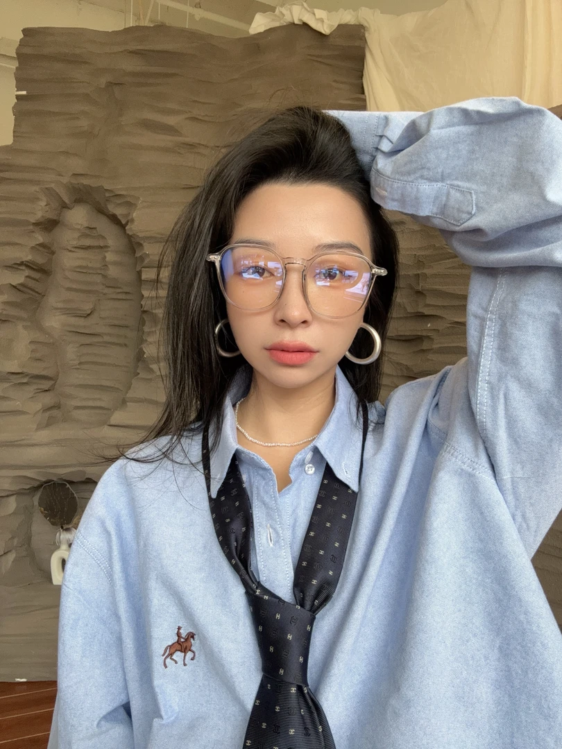 （素颜女神）平光素颜眼镜很轻防蓝光透明韩版网红显脸小
