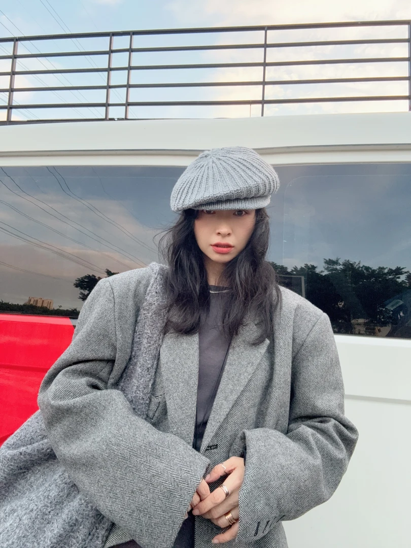 （天天福气）黑灰色百搭报童帽针织款