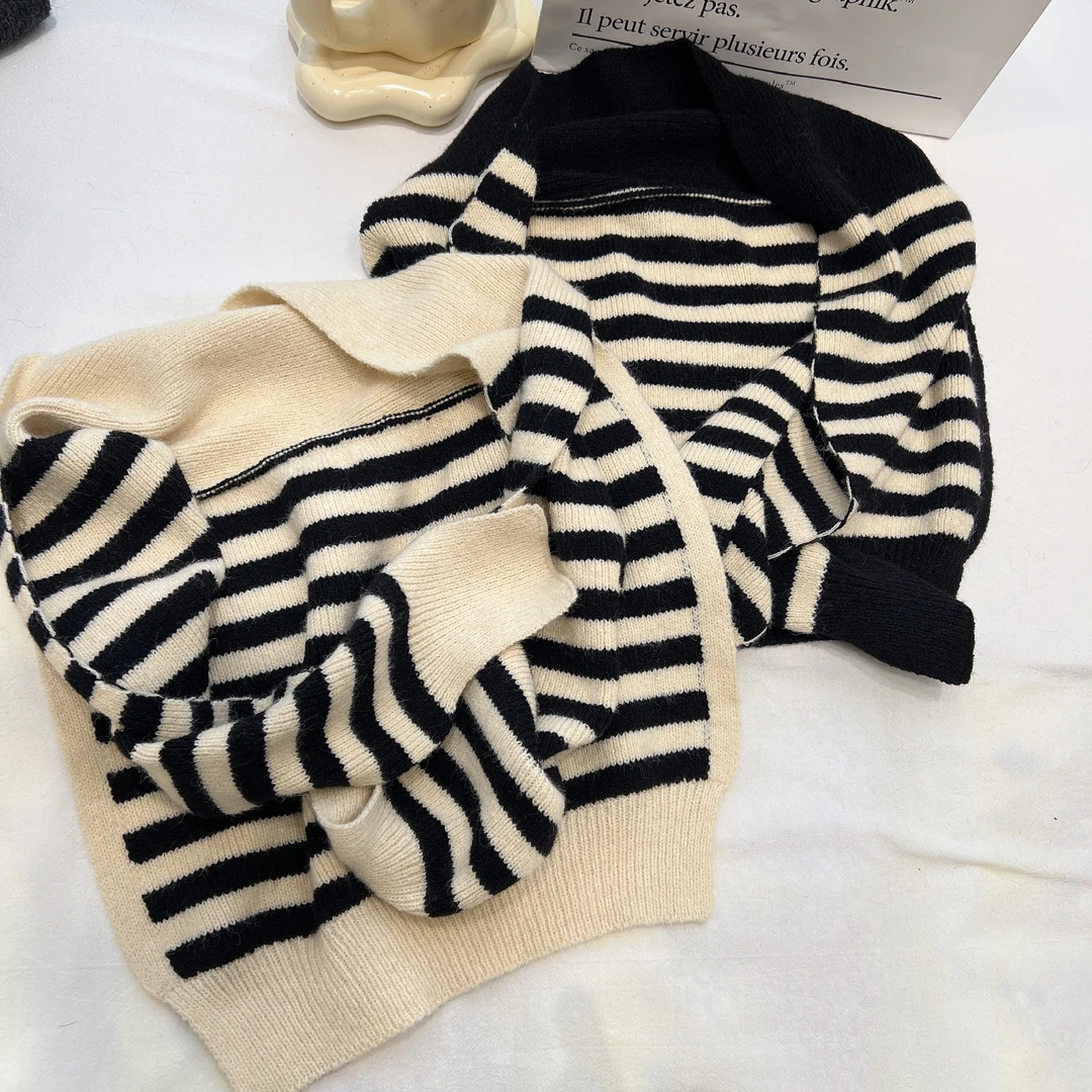 《谷雨》条纹针织百搭小披肩