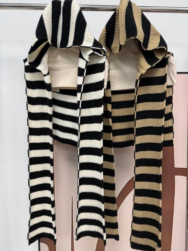 《韩国欧尼》韩系宽条帽披肩秋冬搭配必备