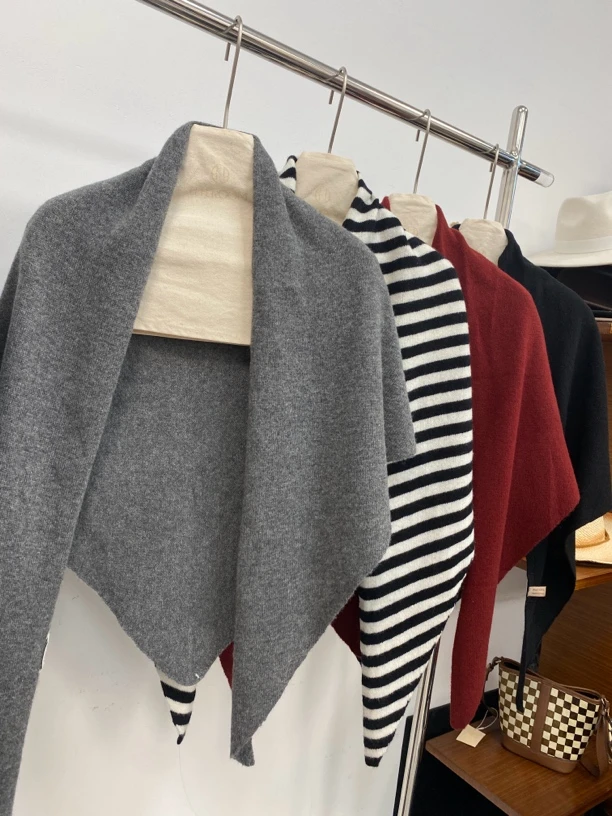 （五仁）秋冬ins全羊毛大版三角针织披肩韩版百搭围巾