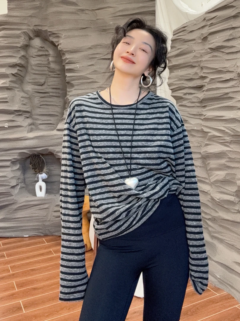 （惠州22）博主私服韩系慵懒风黑灰条纹长袖T恤