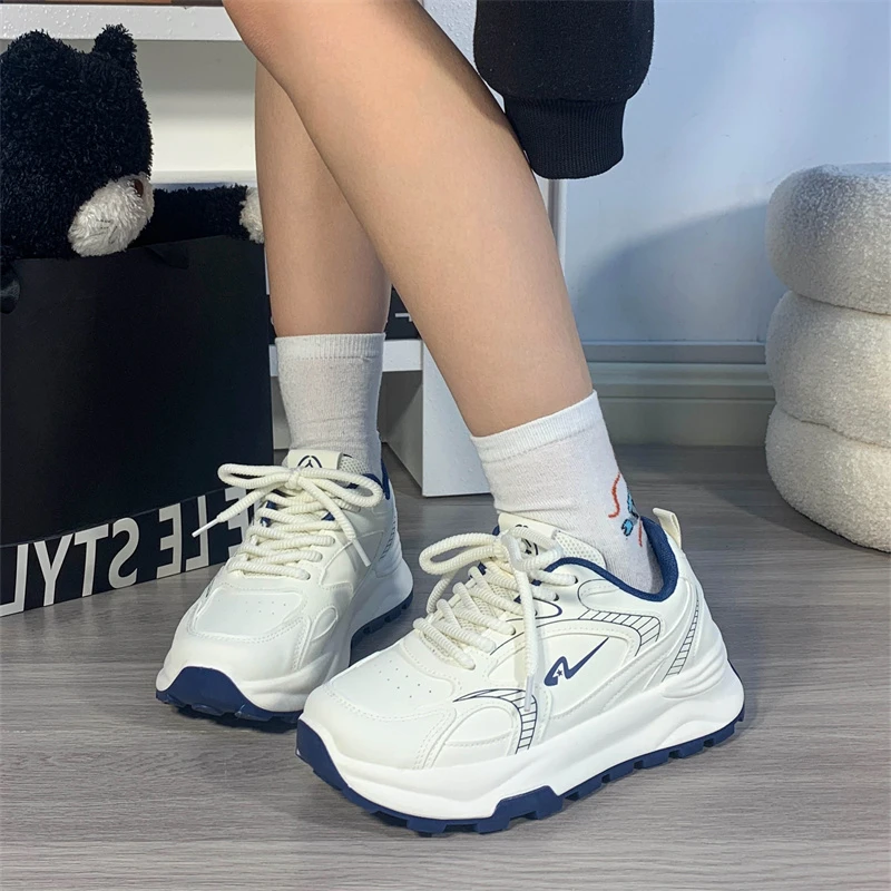 人本运动老爹鞋2025新款秋季爆款皮面轻便阿甘鞋时尚复古厚底女鞋