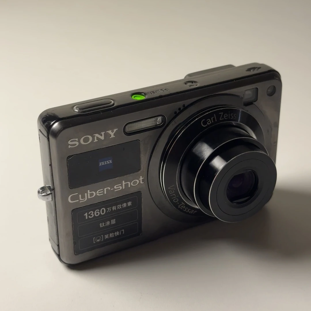 9新  SONY/索尼w300 黑色 1360万像素  3倍变焦 ccd