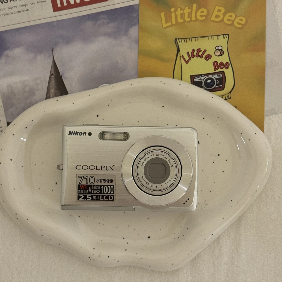 95新  Nikon/尼康 s200 银色 700万像素 ccd
