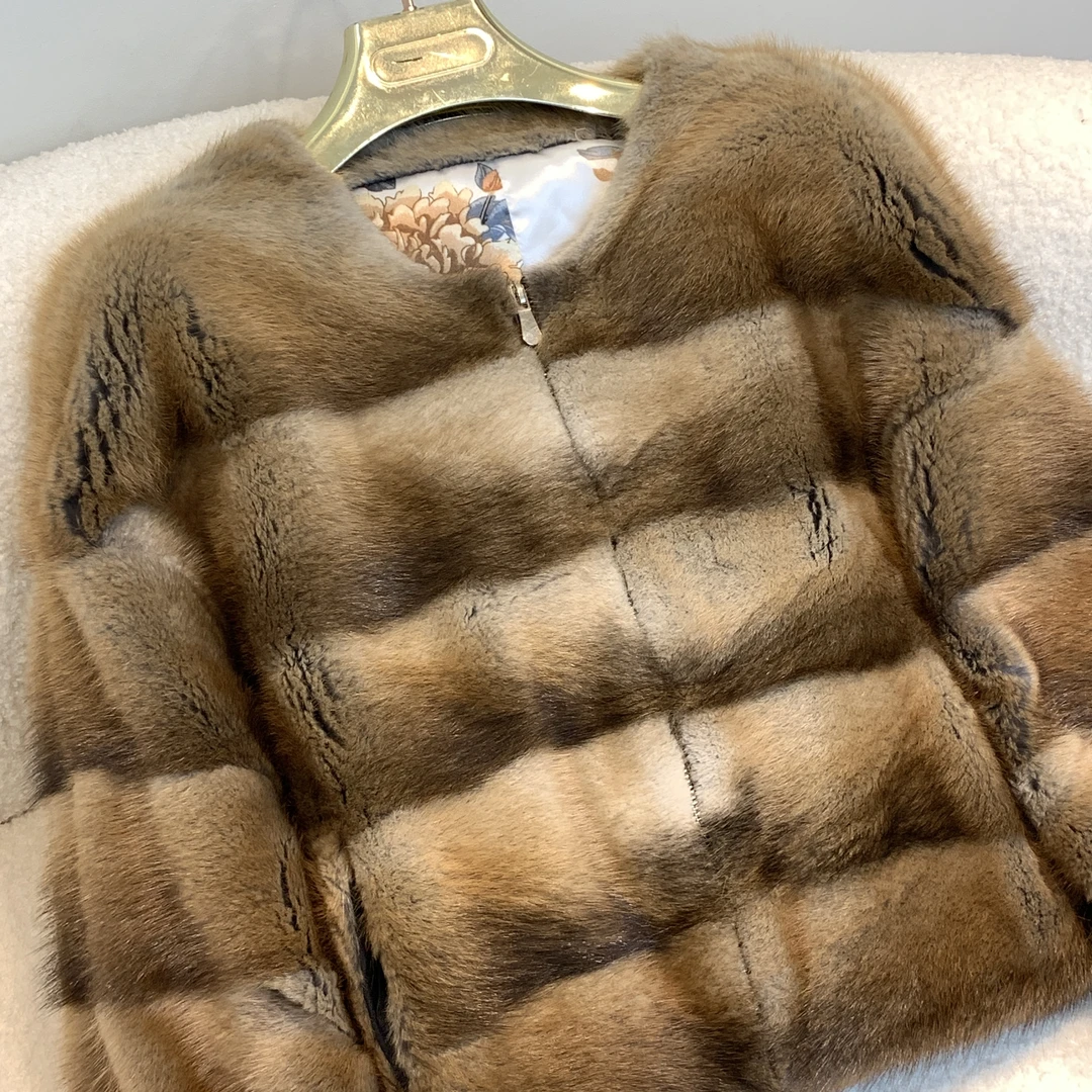 时尚鎏金洋气轻奢外套23127