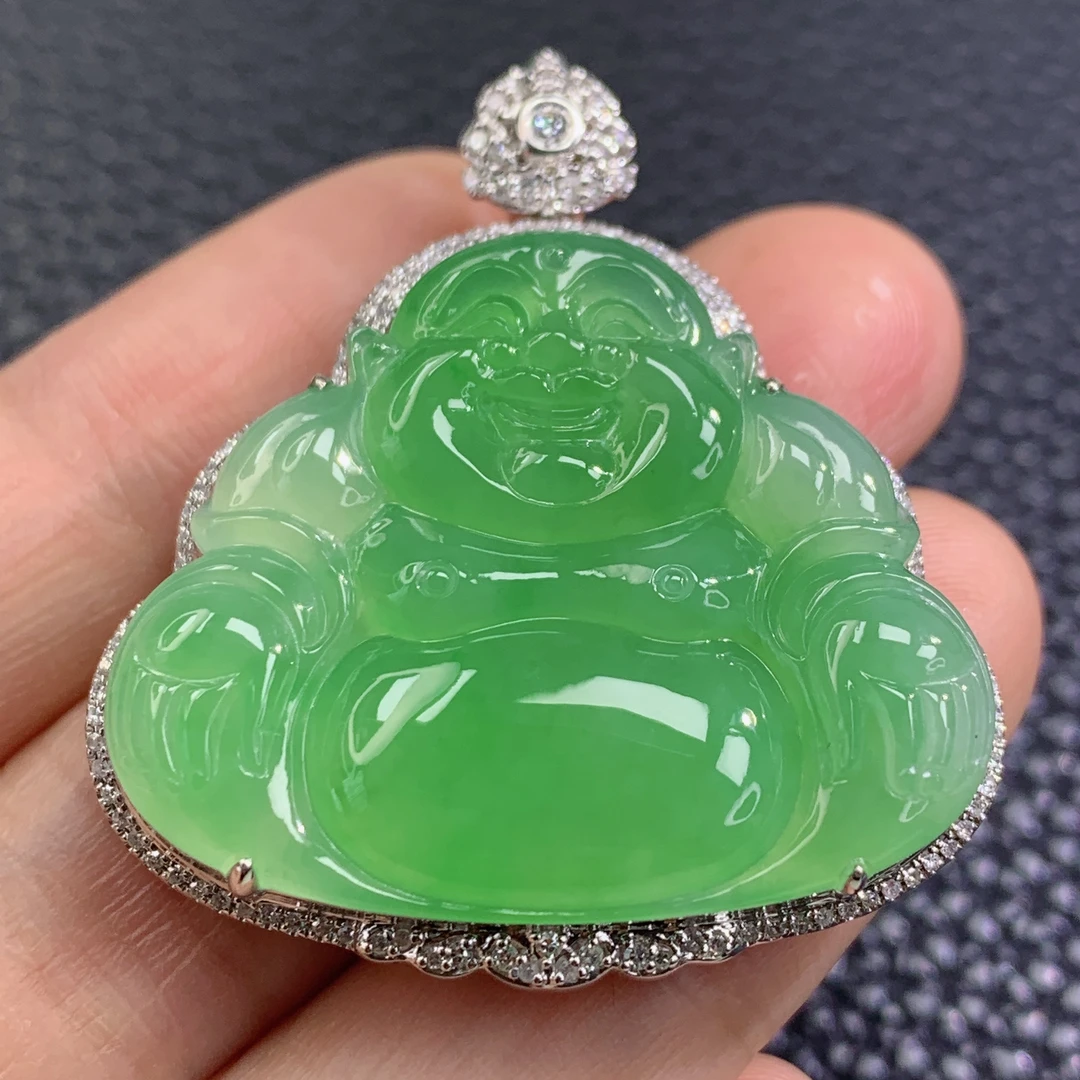 ￼ 天然A货缅甸翡翠冰种飘绿弥勒佛镶嵌18k金加钻吊坠气质精美