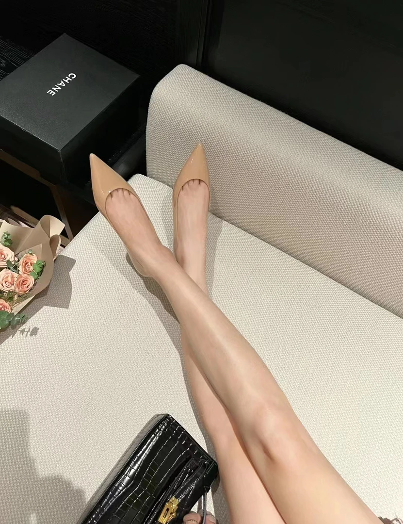 2025年新款春秋法式裸色内增高尖头平底鞋女浅口鞋子百搭通勤单鞋