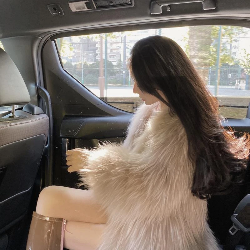 2024秋冬新款气质女时尚显瘦修身中长款针织毛毛大衣年轻款外套女