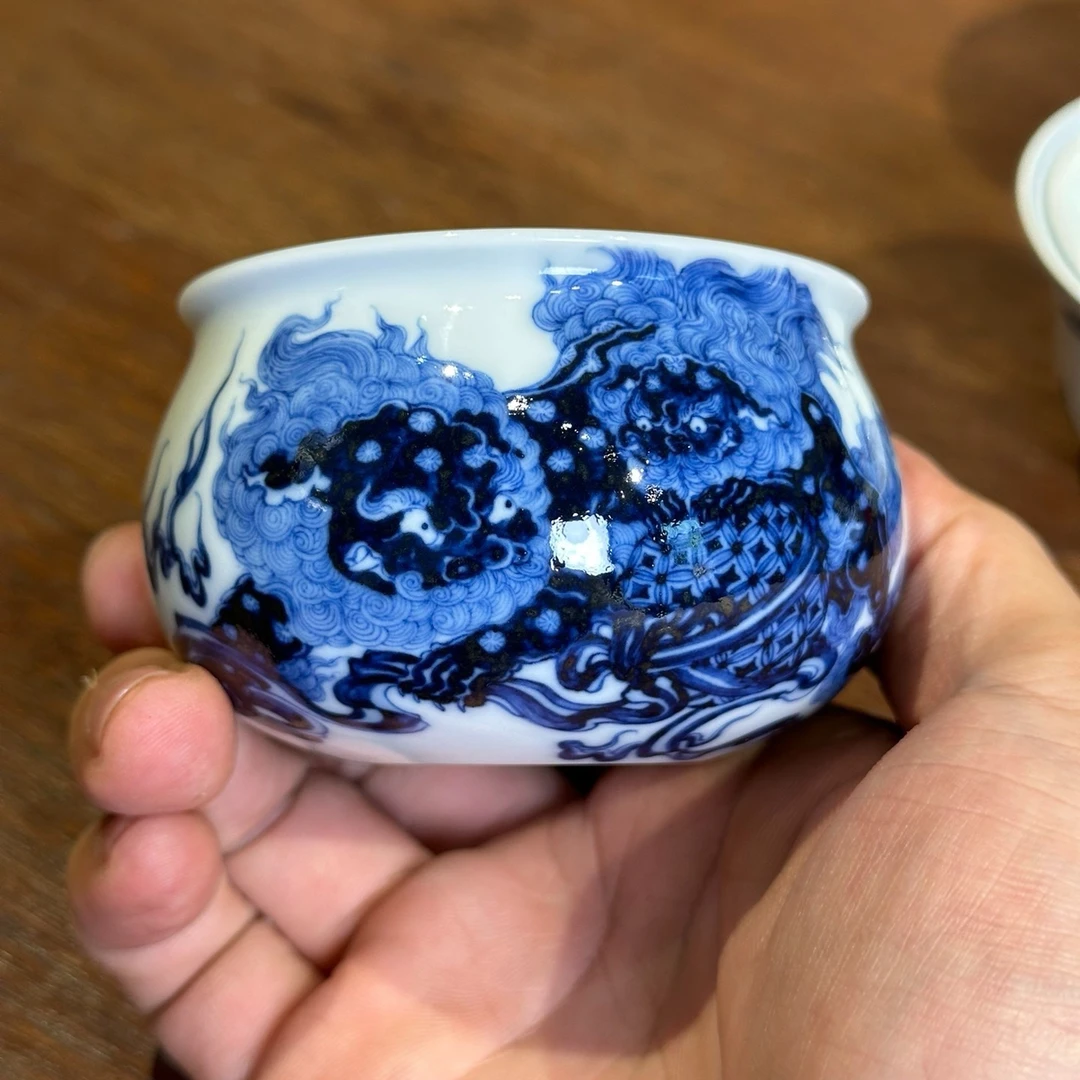 洪印慕明窑狮子绣球布袋杯