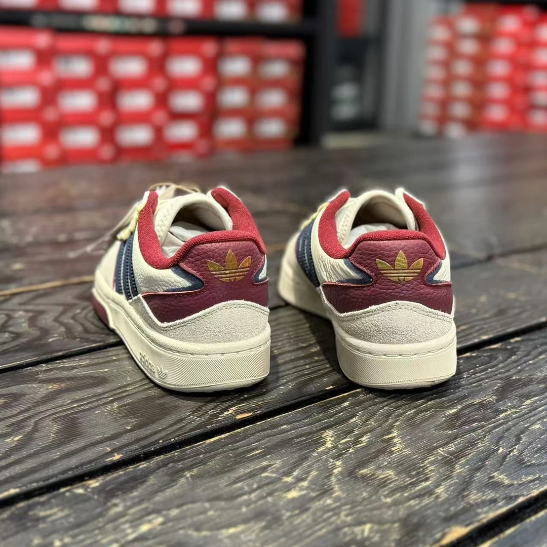 adidas/阿迪达斯男士秋冬季经典轻便低帮休闲复古运动板鞋ID0560