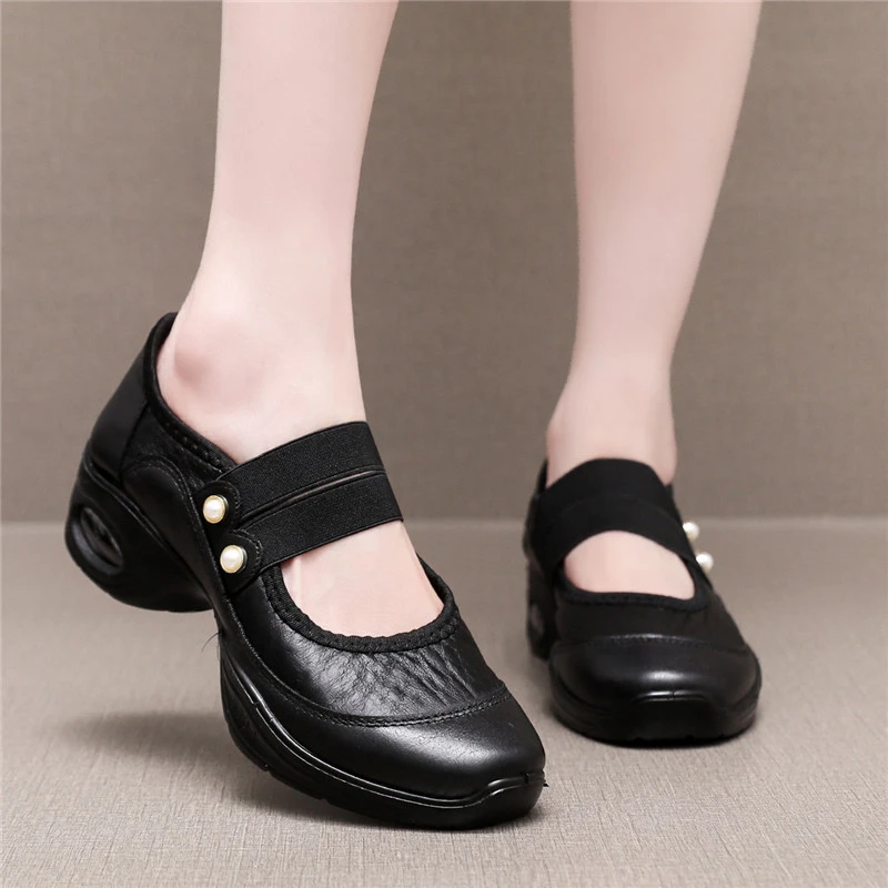 春夏季新款舞蹈鞋广场舞鞋妈妈鞋中跟单鞋女一脚蹬软底休闲鞋纯色