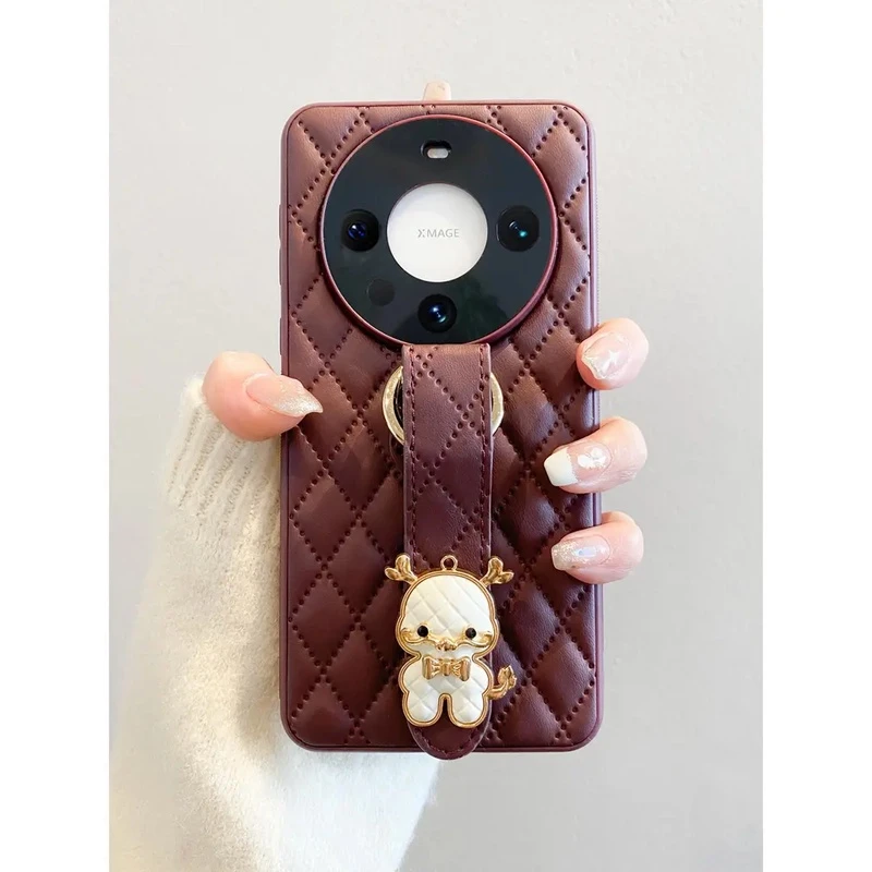 适用华为mate60pro手机壳龙年腕带pro+美拉德50全包镜头30防摔40.