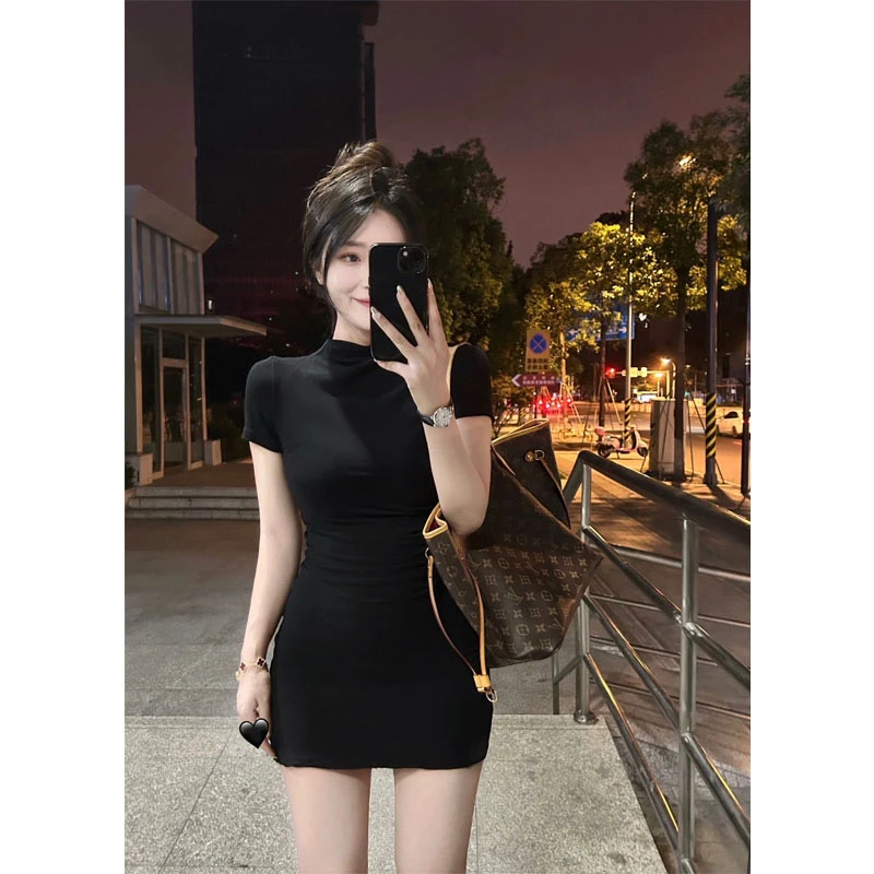 2024夏季新款纯欲风黑色修身紧腰连衣裙半高领短袖甜辣妹包臀短裙