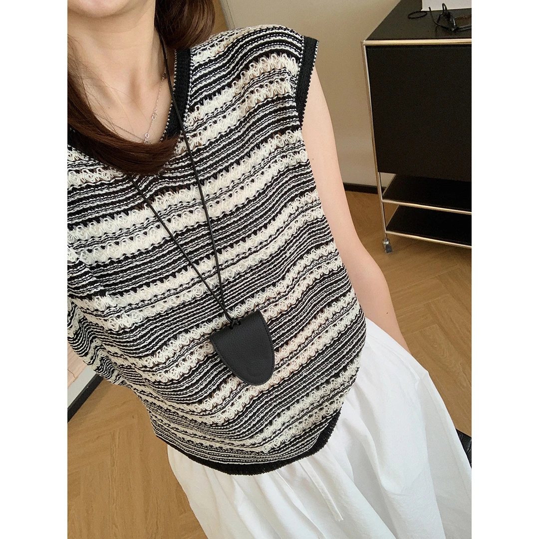 大叮自制清仓【法式V领】黑白撞色编织镂空条纹小香针织马甲！S5170