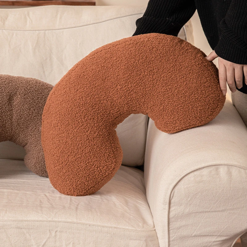 沙发客厅腰果抱枕飘窗床头靠背枕办公室含芯腰靠摆件玩具玩偶
