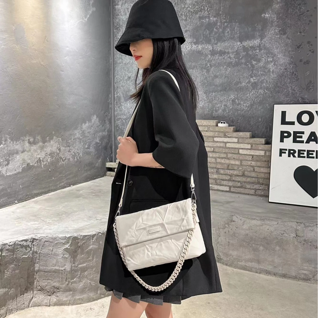 QYX-80898-米白色女士潮流时尚经典复古气质百搭单肩斜包