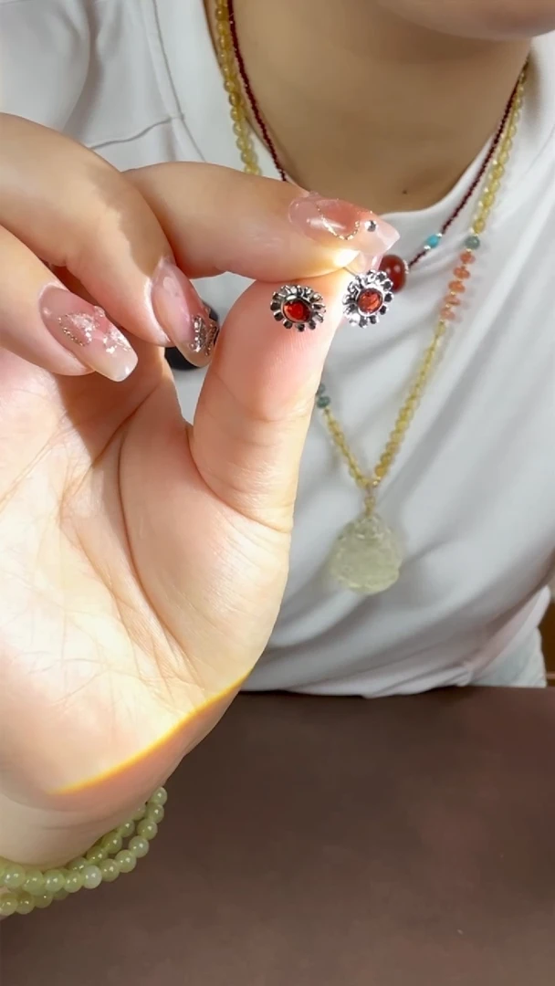 【闪购商品】石榴石耳饰未镶嵌太阳花耳钉19