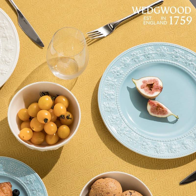 Wedgwood欢愉假日组合浮雕树莓杯碟盘子餐具结婚礼盒礼物