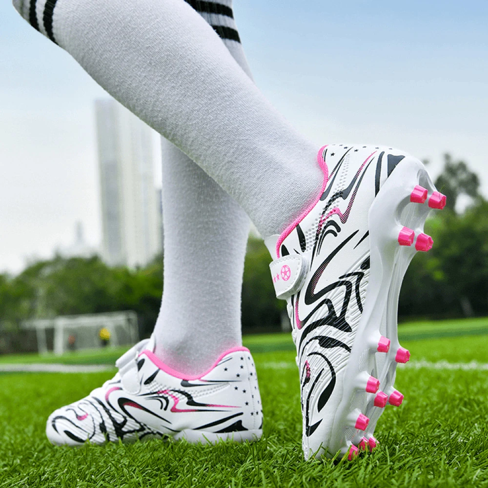 足球鞋男小学6-12岁学生碎钉比赛专用长钉刺客15梅西足球训练鞋女