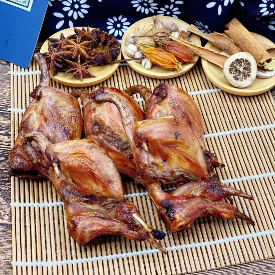 【热卖中】东北烤鹌鹑五香麻辣熟食熏卤下酒零食美味伊通特产40g/只