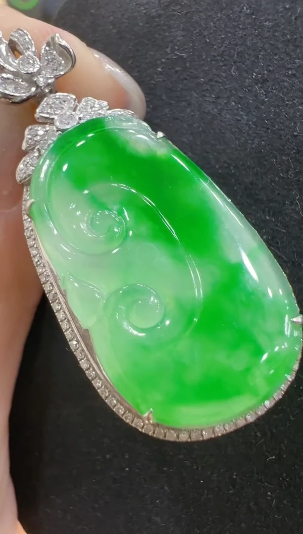 【闪购商品】翡翠吊坠(不含链)18K金镶嵌多样性发货拍一发一