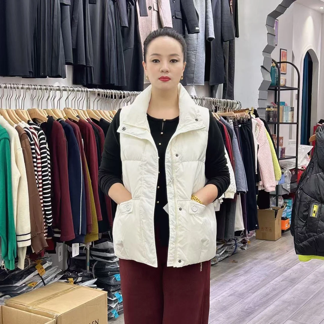 8883纽扣款羽绒无袖简单款外羽绒马甲