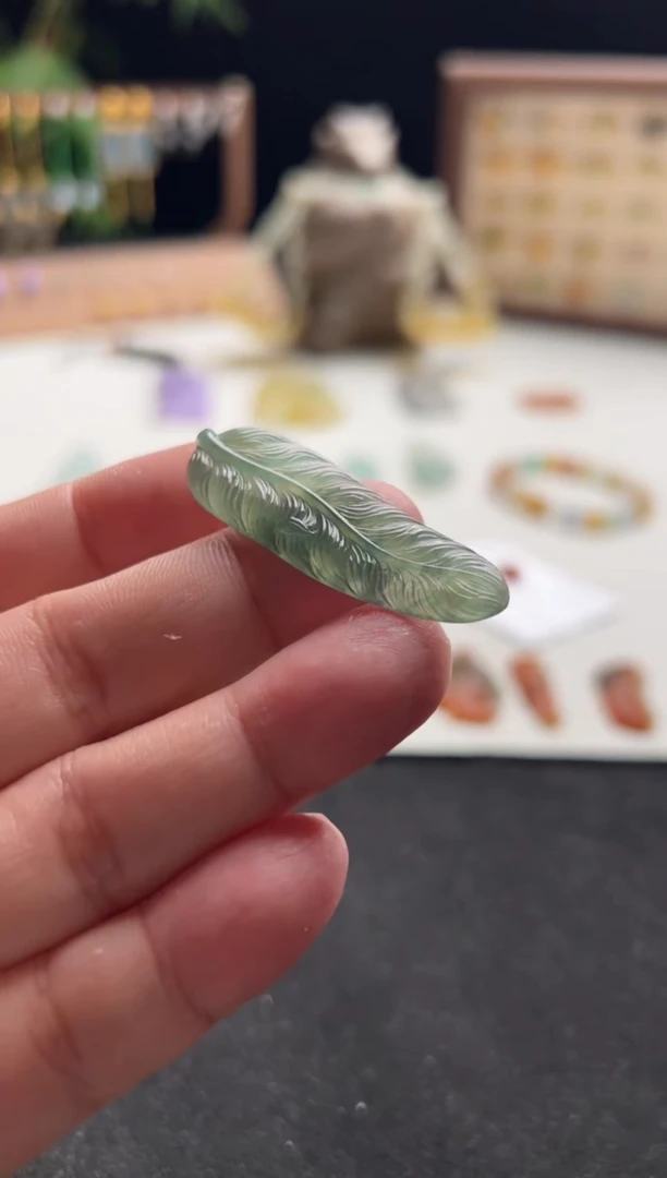 【闪购商品】定制翡翠未镶嵌500羽毛