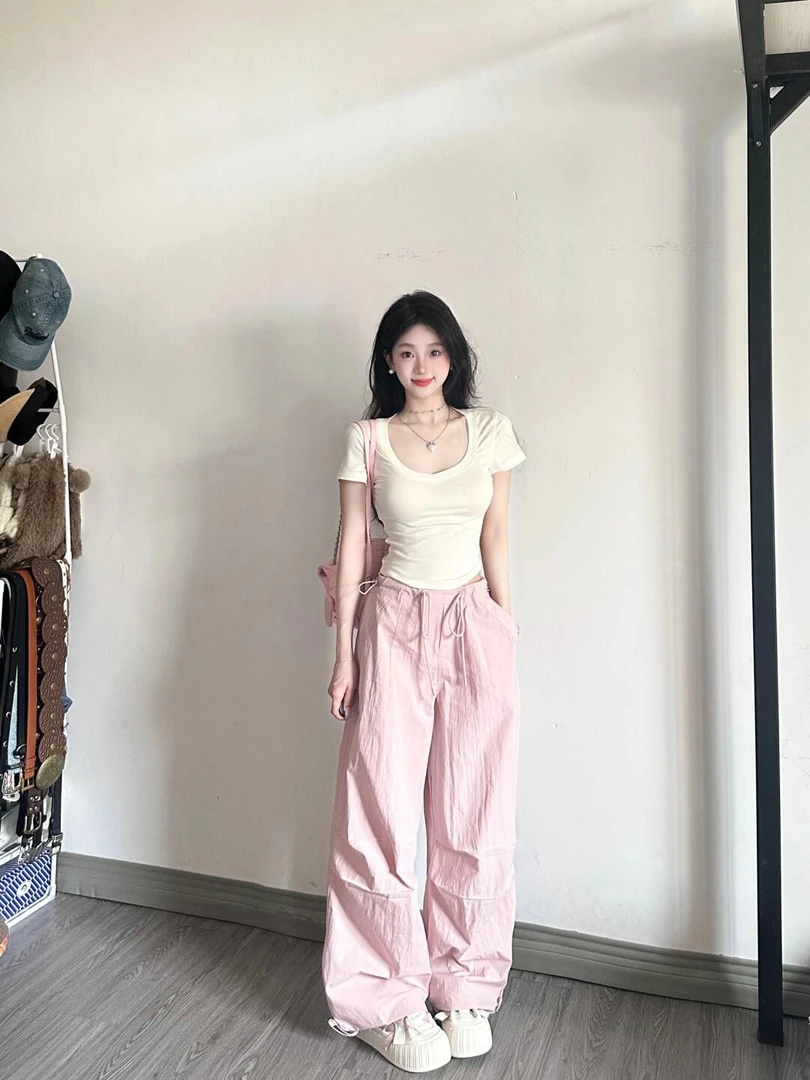 法式纯欲风V领短袖T恤女夏季高级感别致显瘦小内搭设计感小众上衣