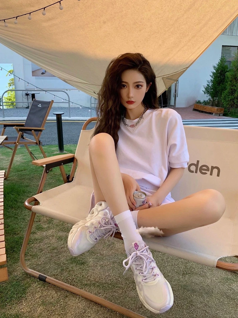 运动套装女俏皮活泼高级感时尚盐系穿搭炸街小个子休闲短裤两件套