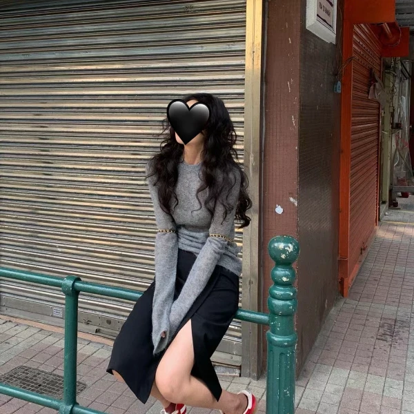 2025新款灰色长袖针织衫女早春秋毛衣薄款微透修身显瘦内搭上衣女