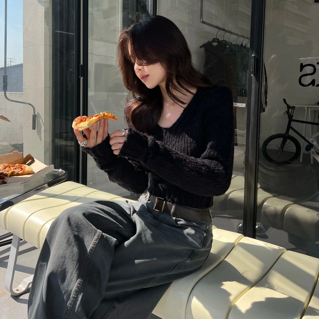 设计感气质黑色长袖V领针织衫女春季2025新款修身百搭短款上衣潮