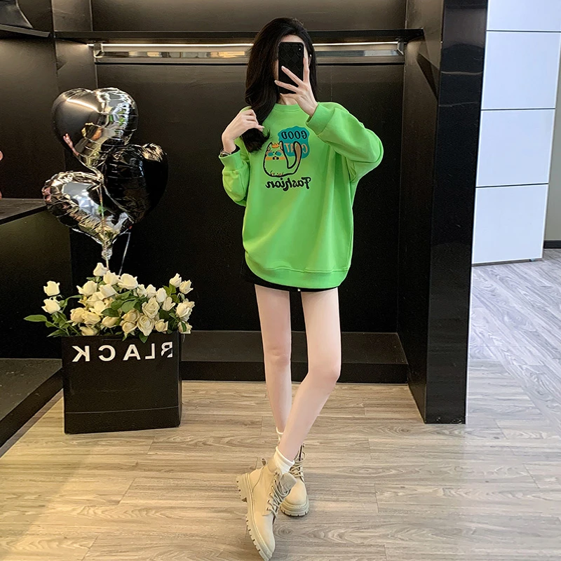 秋冬新款时尚洋气减龄气质韩版网红炸街绿色上衣女宽松圆领卫衣潮