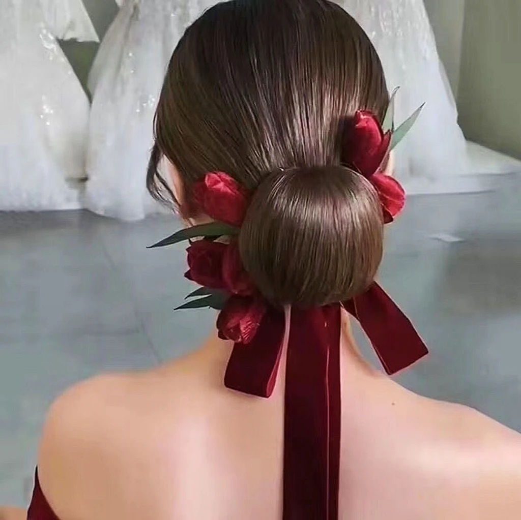 新娘头饰高级新款酒红色花苞花发簪发带森系婚礼小海豚发绳卷发尾