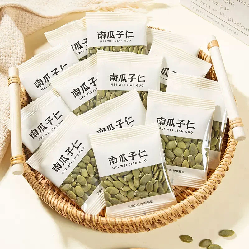 新货无壳原味熟南瓜子仁独立小包装孕妇深夜追剧零食大礼包
