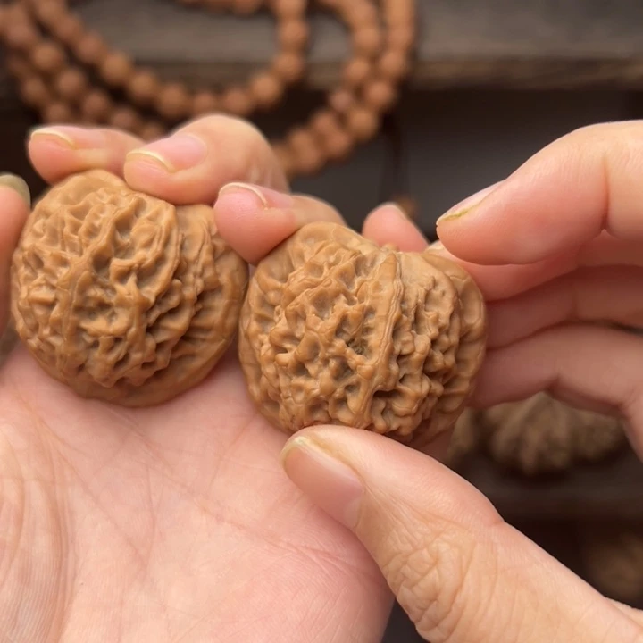 文玩核桃吊坠秦闷狮子头