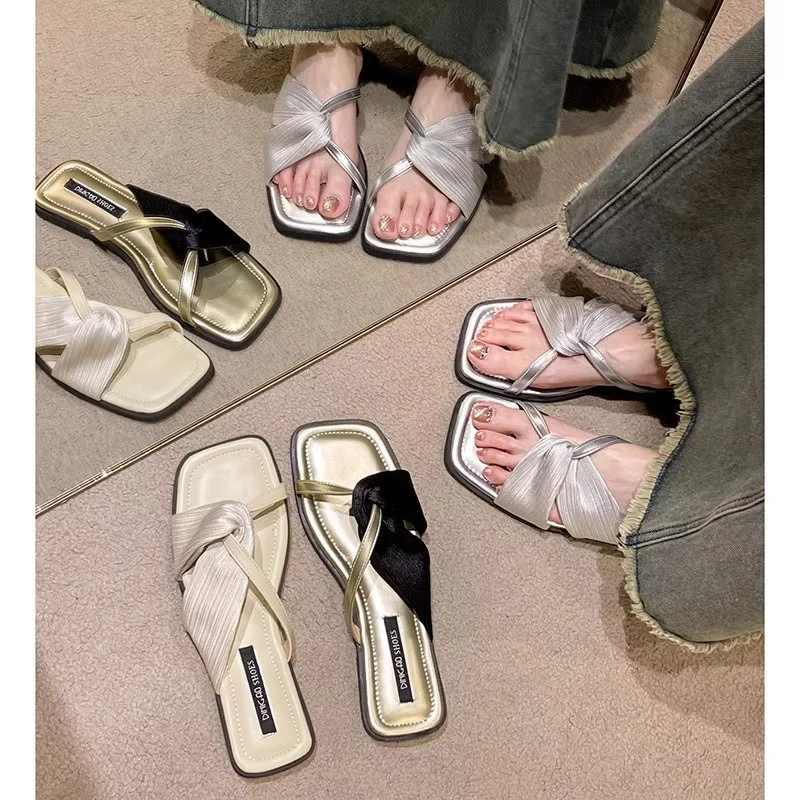 高级感法式网红2024新款小众超火配裙子凉拖百搭拖鞋女春季外穿