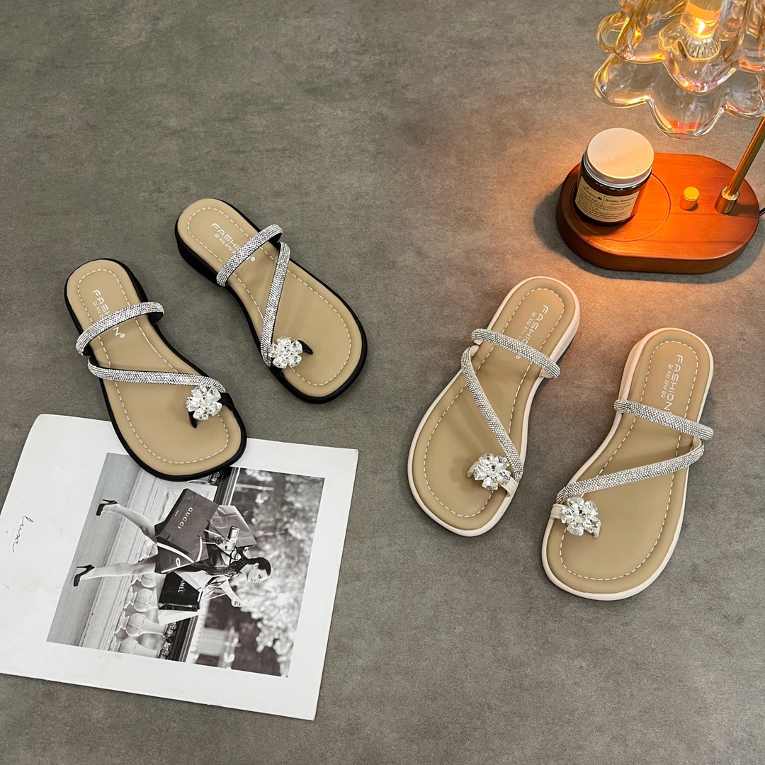 法式套趾水钻拖鞋女夏外穿2024新款网红时尚超火低跟沙滩罗马凉鞋