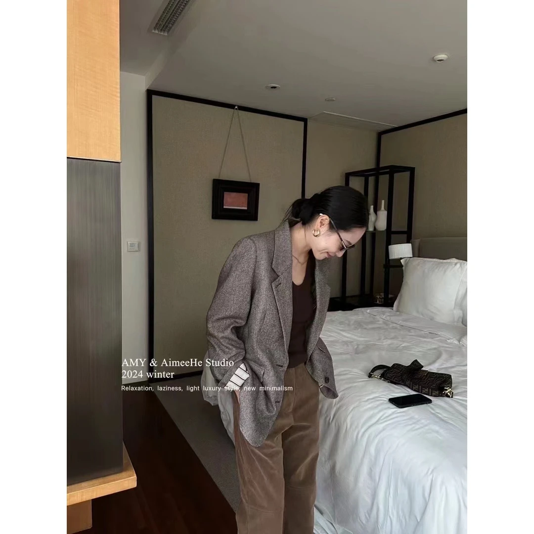 【小黑家】长71高端羊M竖条暗纹有毛感时尚老钱慵懒风2粒扣西装Y17