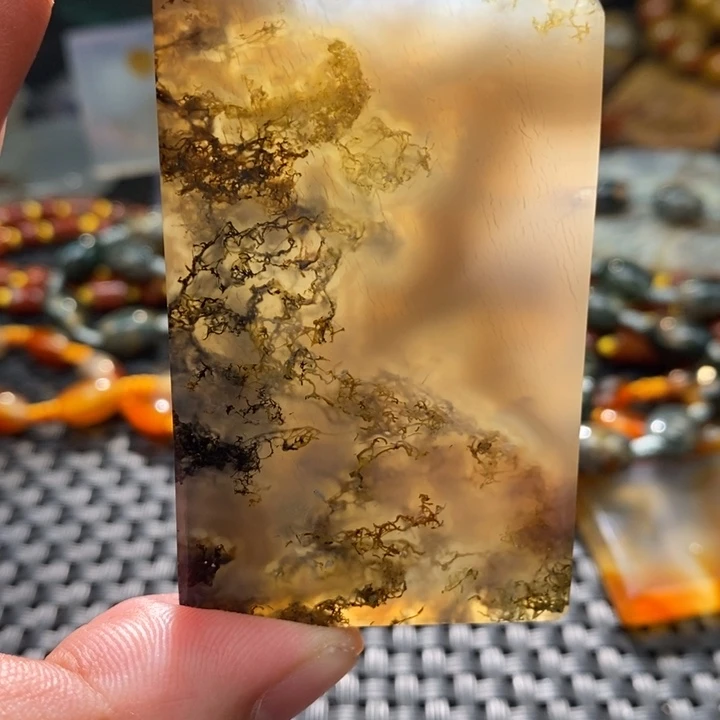 【闪购商品】玛瑙/玉髓颈饰未镶嵌李**。