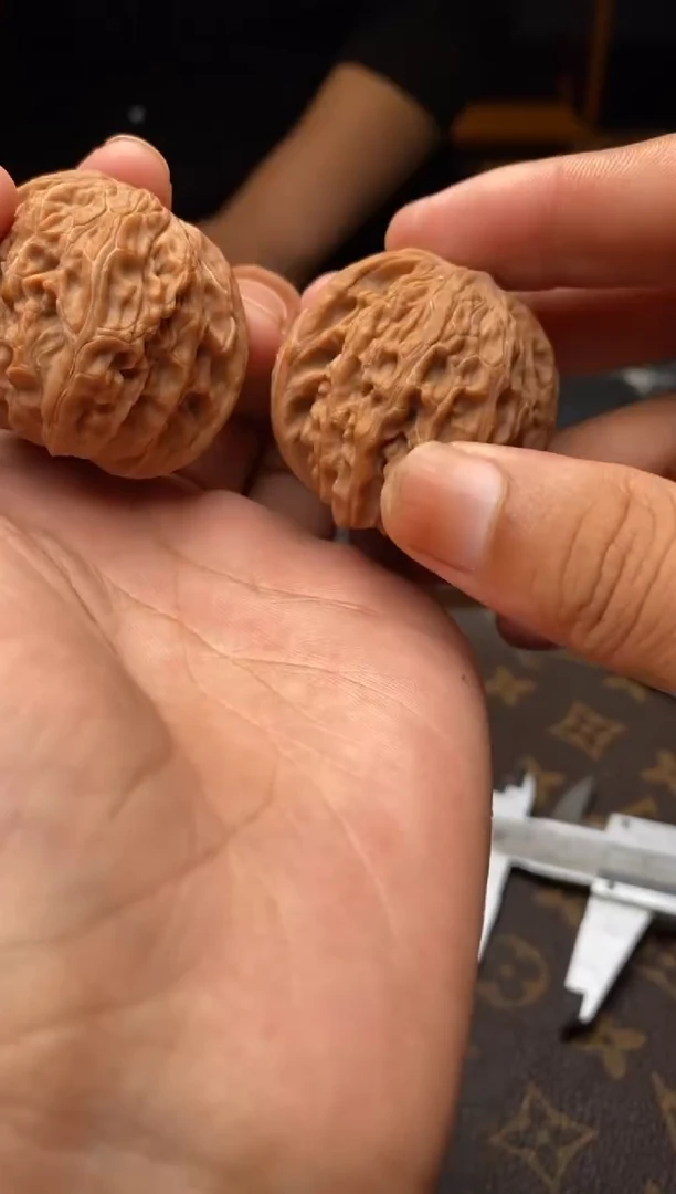 【闪购商品】文玩核桃把件a123号40尺磨盘